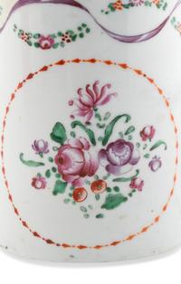 A Chinese Export Porcelain Mug