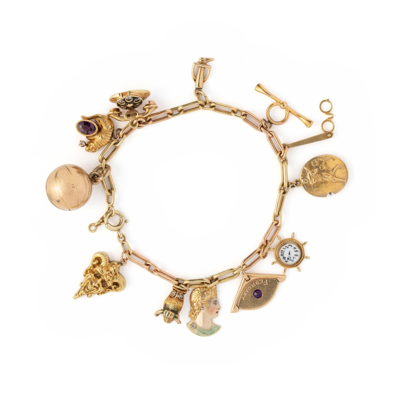 ANTIQUE, YELLOW GOLD CHARM BRACELET
