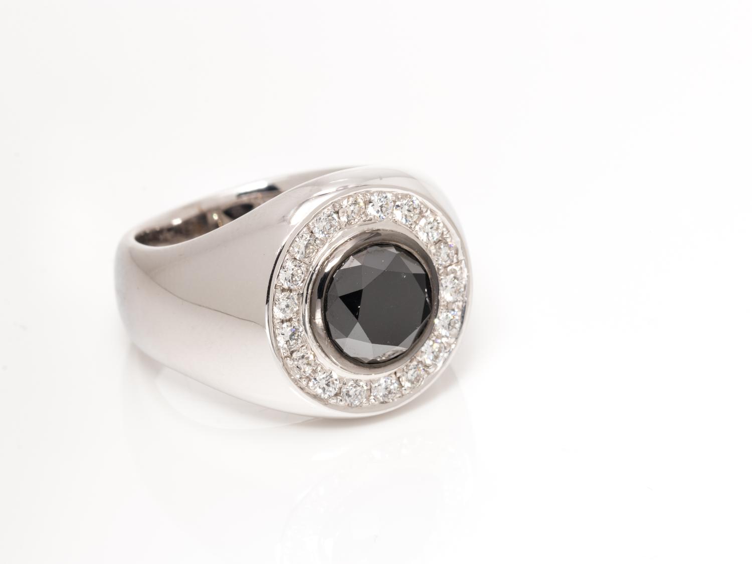 AQUAMARINE AND DIAMOND RING