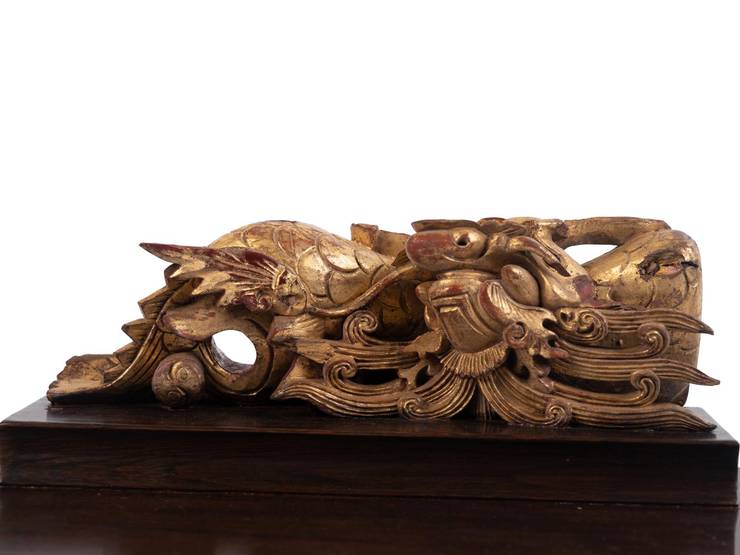 A Pair of Chinese Export Porcelain Jardinières and a Pair of Chinese Giltwood Brackets