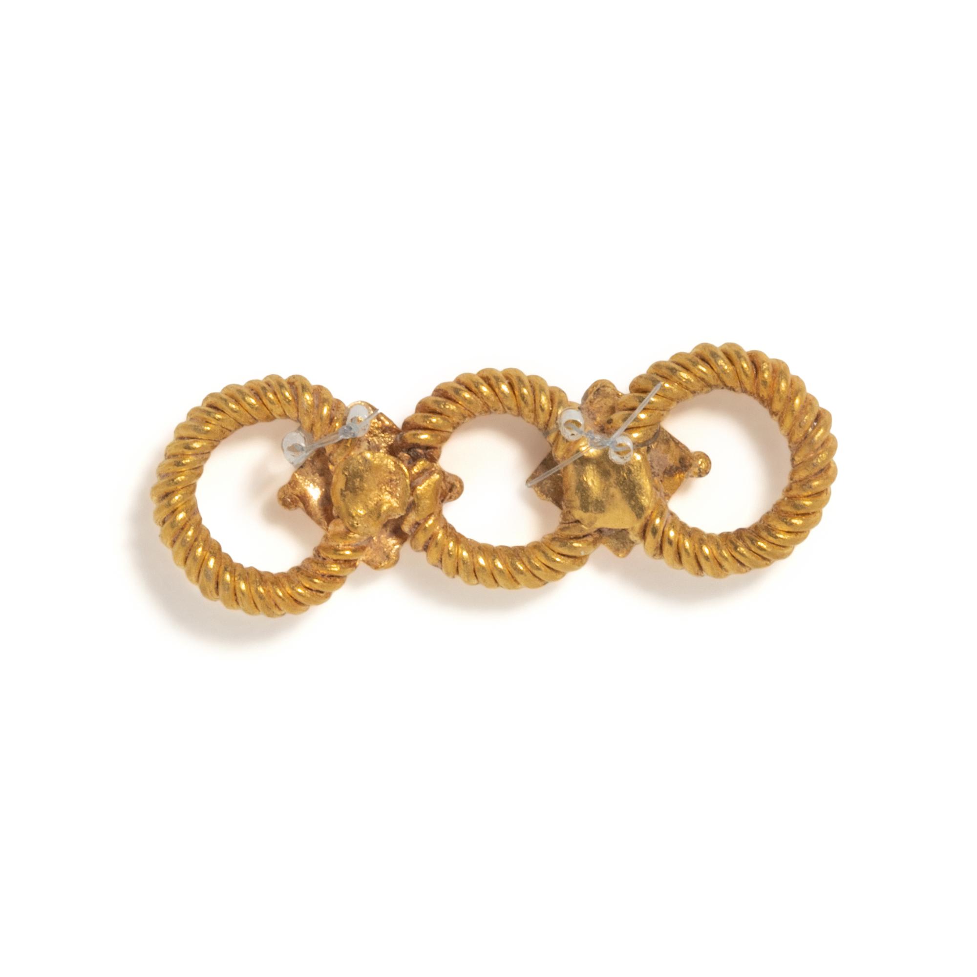 A Late Roman Gold and Garnet Element
