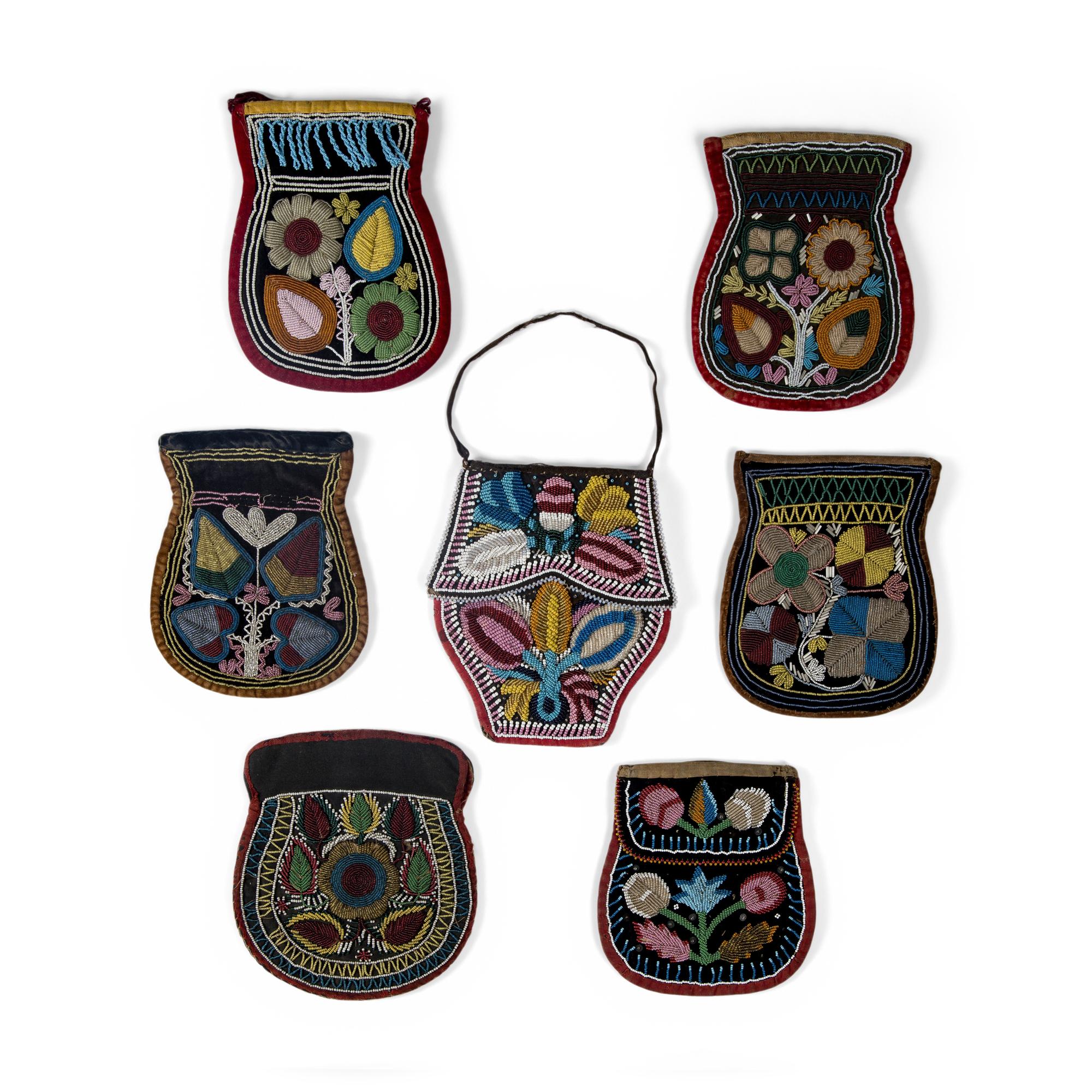 Northeastern Beaded Tulip-shaped Purses