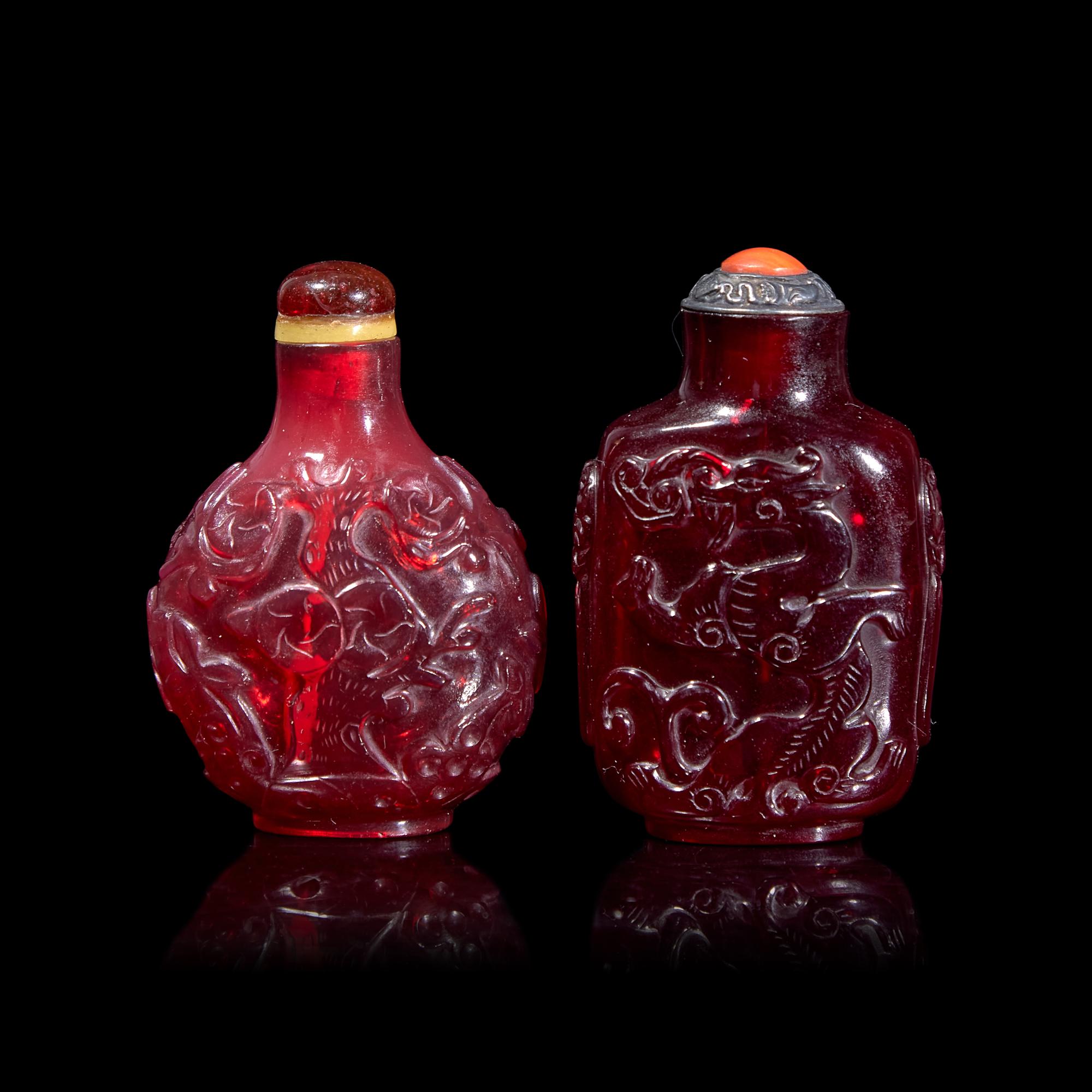Two Chinese Carved Ruby Glass Snuff Bottles 寶石紅料鼻煙壺兩支
