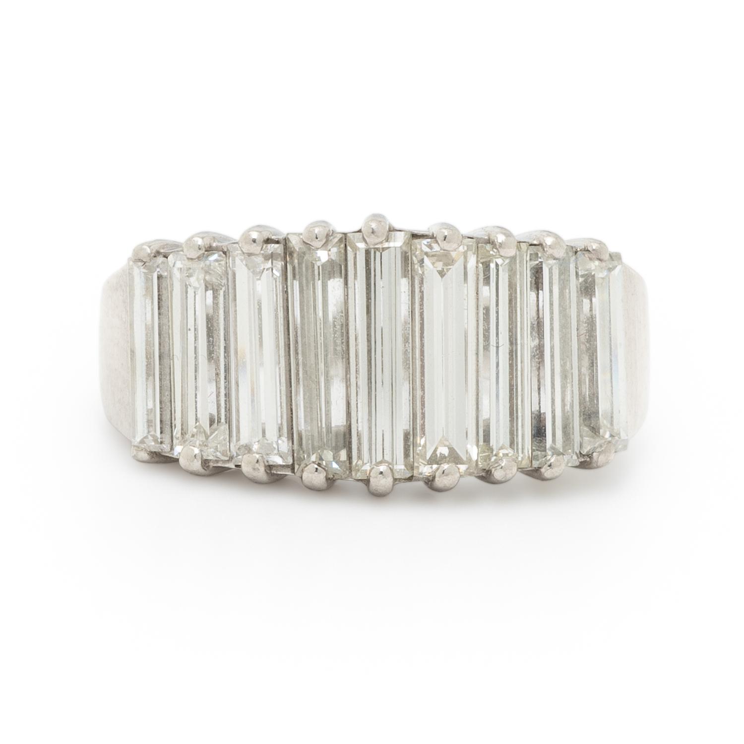 DIAMOND AND PLATINUM RING