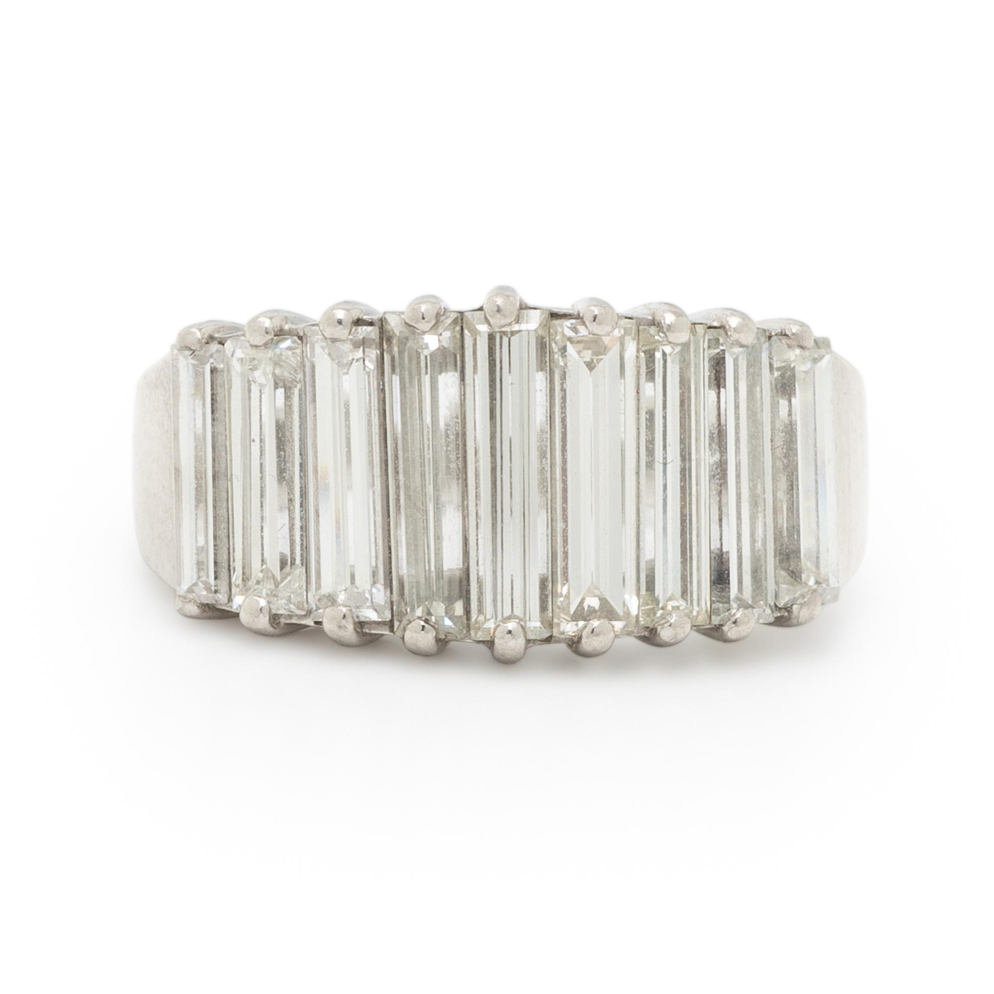 DIAMOND AND PLATINUM RING