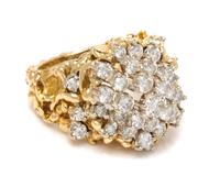 An 18 Karat Bicolor Gold and Diamond Ring, 13.00 dwts.