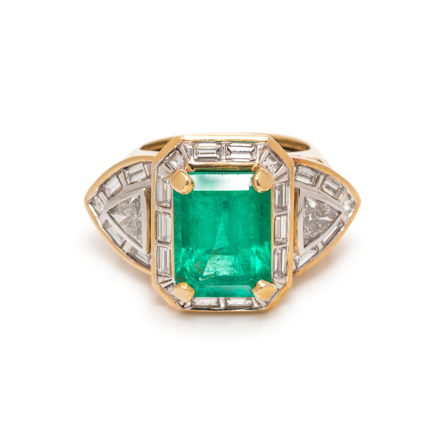 EMERALD AND DIAMOND RING