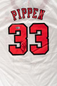 A Scottie Pippen Signed Autograph Chicago Bulls Jersey (Beckett Authentication Services BAS Certified),