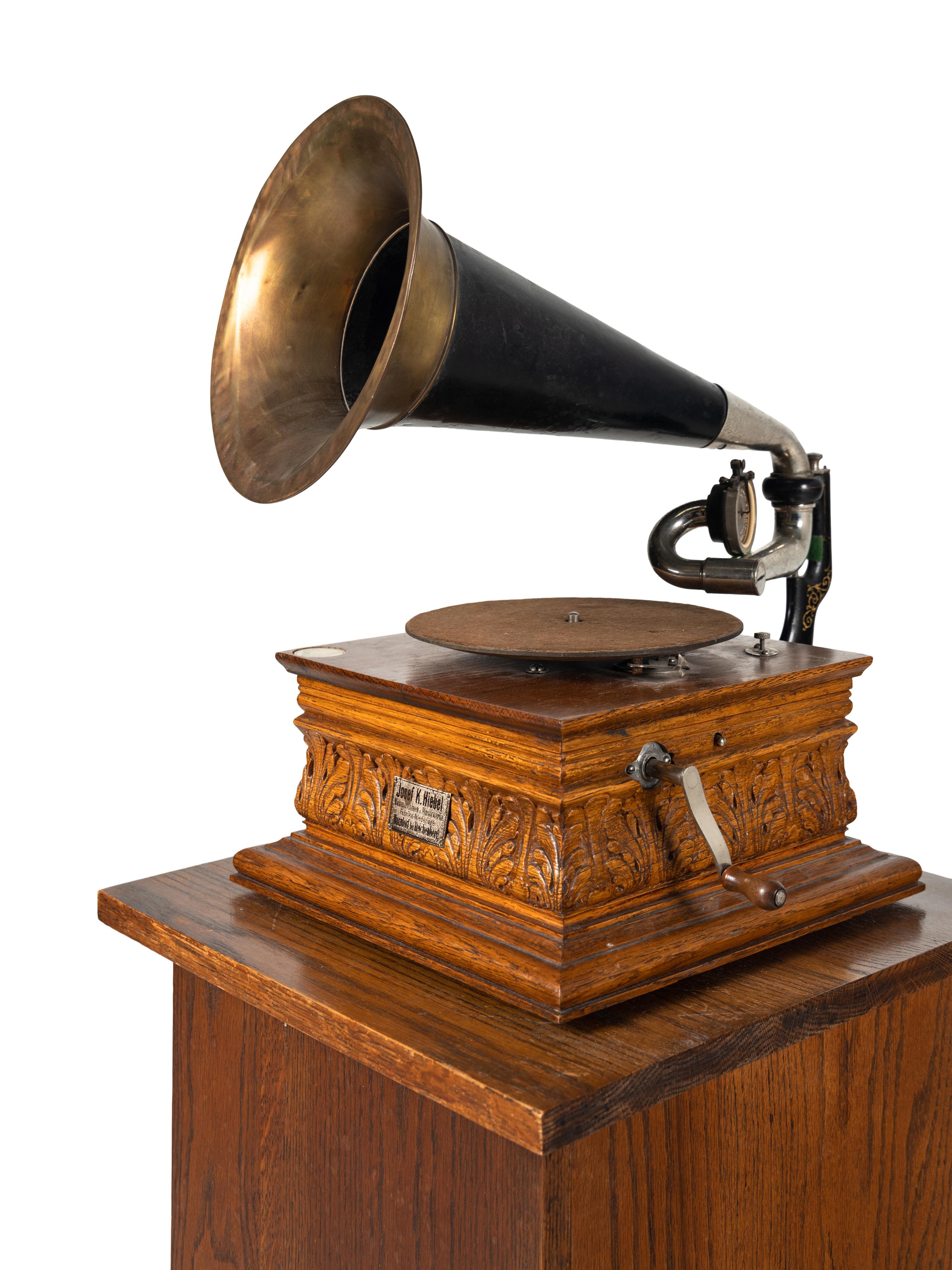 A German Gramophone Company "Victor A" and Base Cabinet