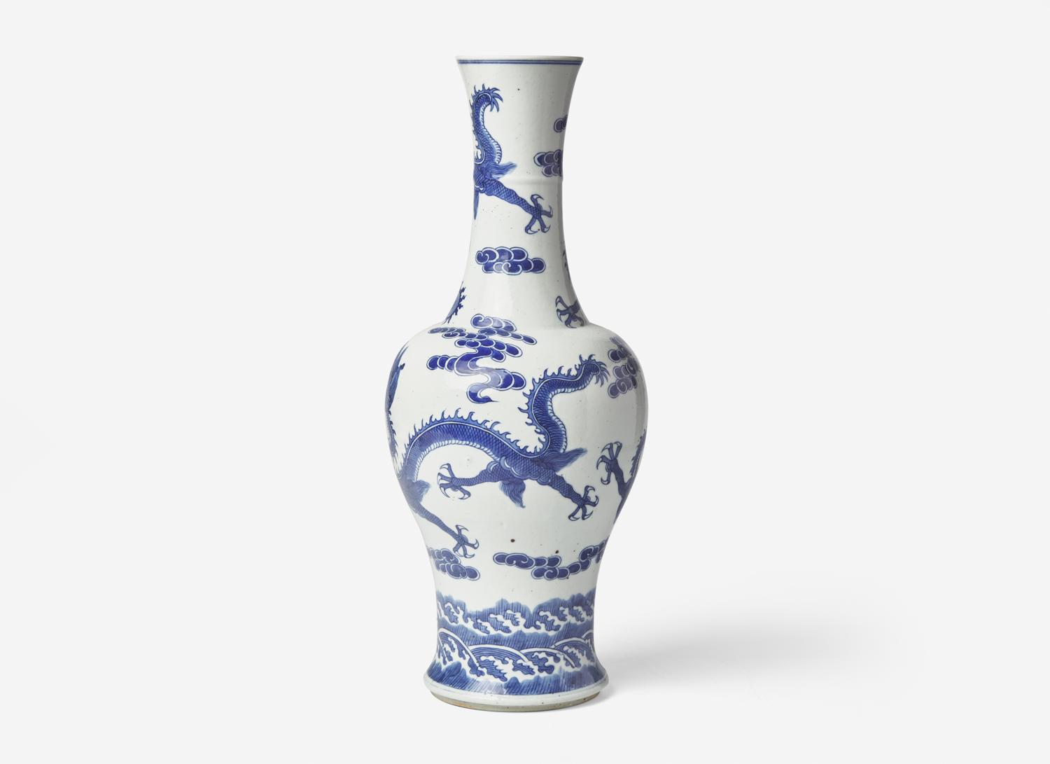 A Chinese Blue and White Porcelain "Dragon " Baluster Vase