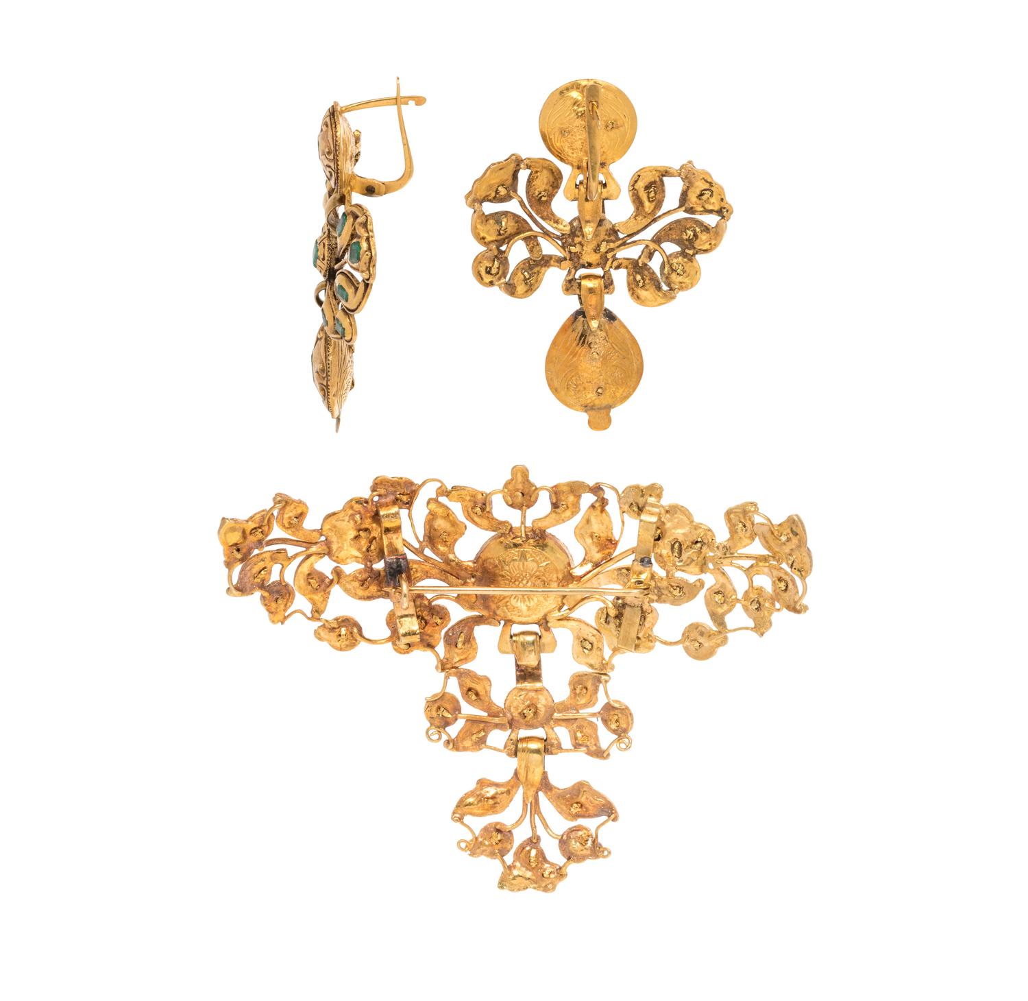 GEORGIAN, YELLOW GOLD AND EMERALD SET