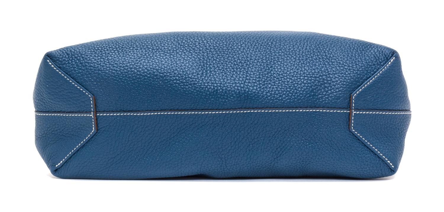 An Hermes Blanc/Bleu 45cm Taurillon Clemence Double Sens Tote, 17.5" x 15.5" x 5".