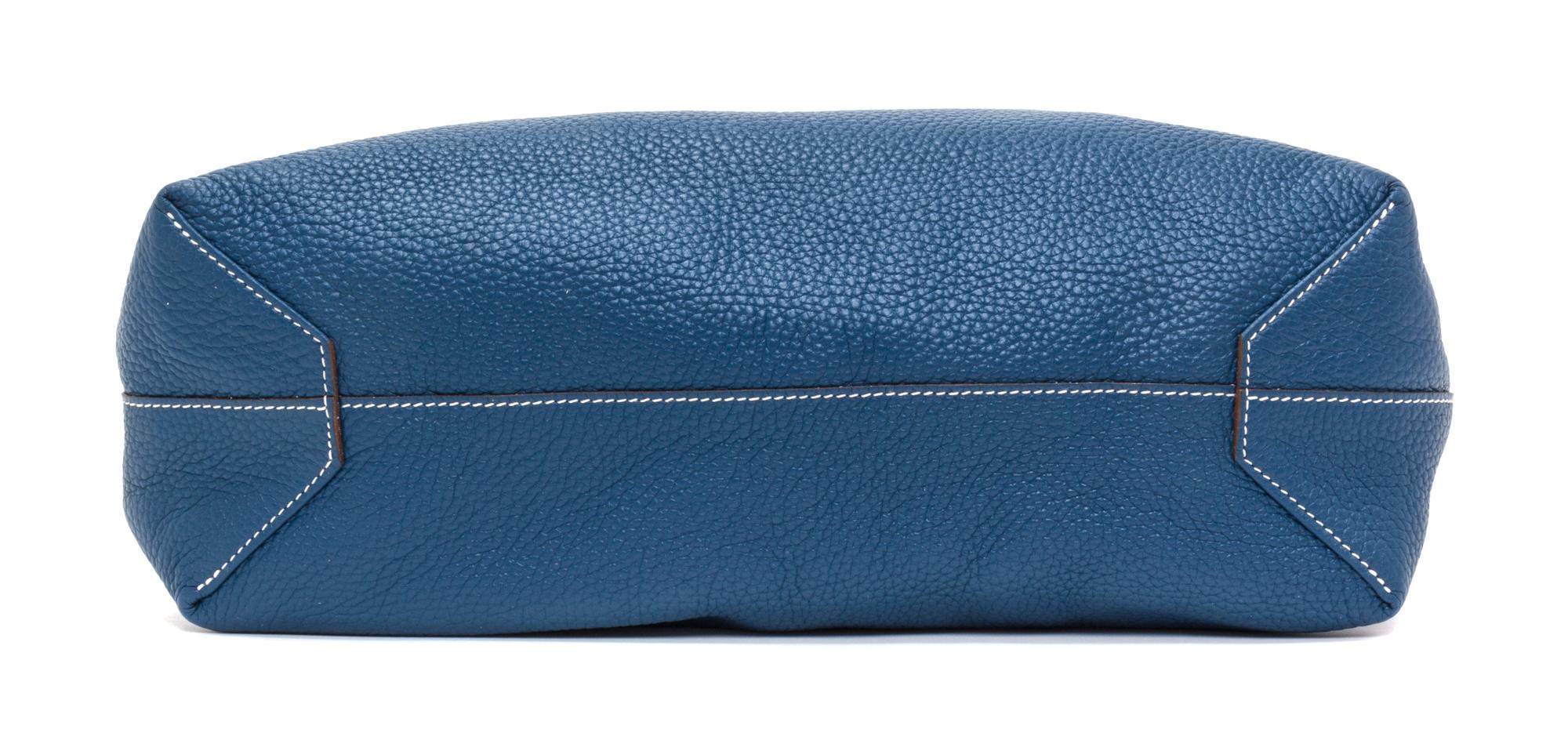 An Hermes Blanc/Bleu 45cm Taurillon Clemence Double Sens Tote, 17.5" x 15.5" x 5".