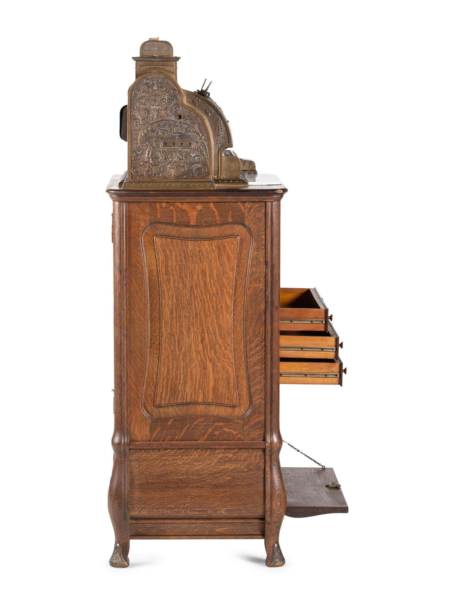 A National Cash Register , Floor Model 542-4F