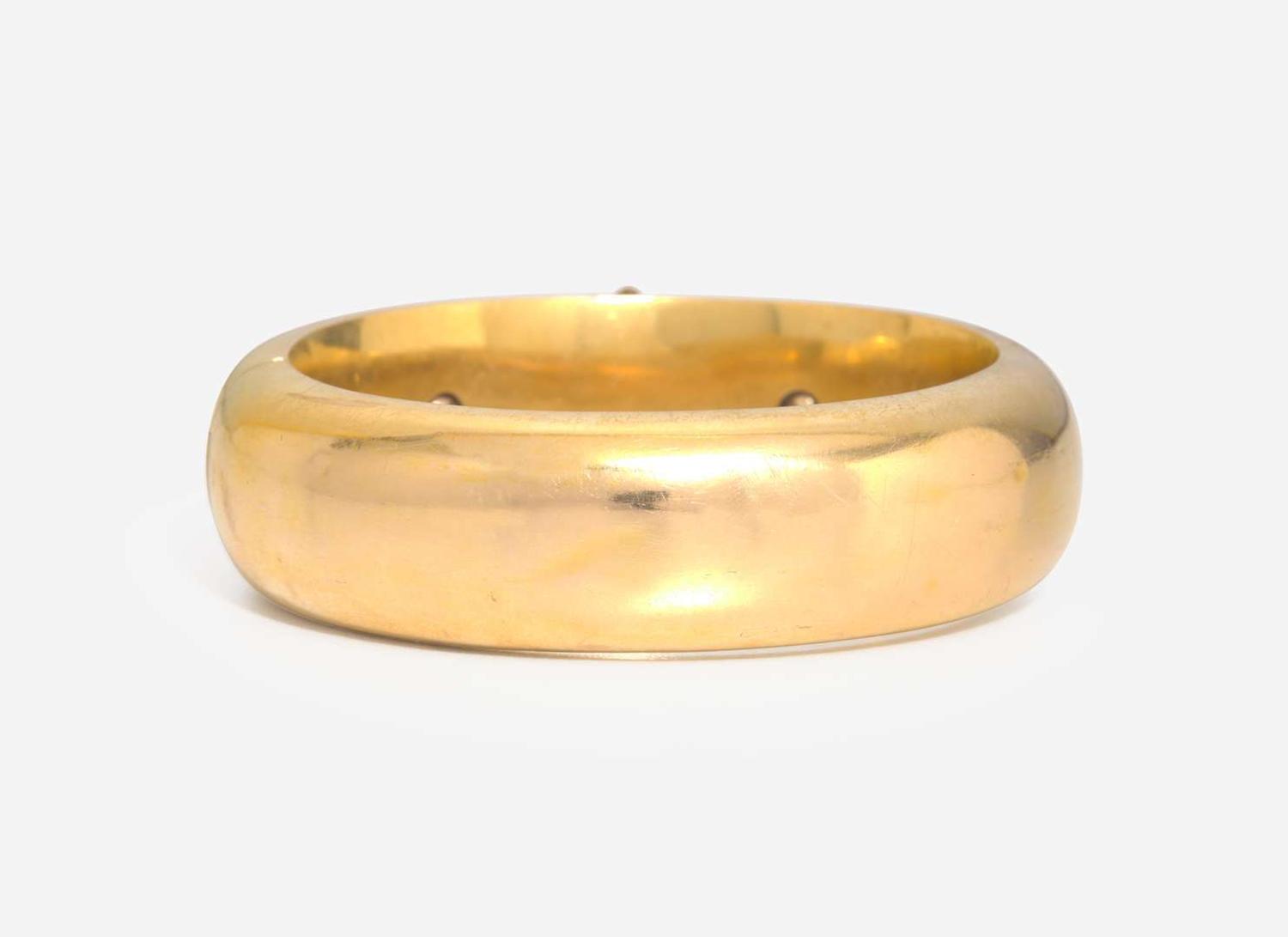 A 14K Yellow Gold Victorian Bangle Bracelet