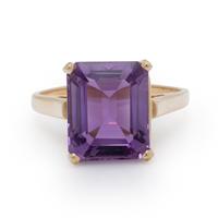 YELLOW GOLD AND AMETHYST RING