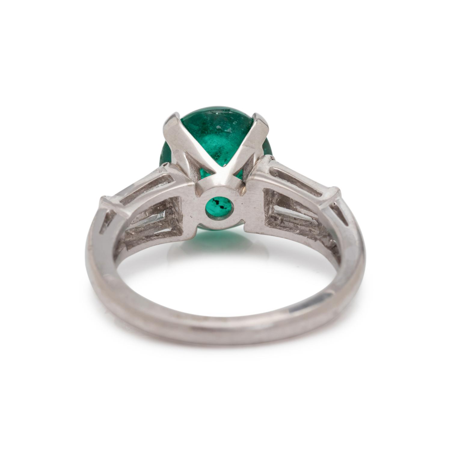 EMERALD AND DIAMOND RING