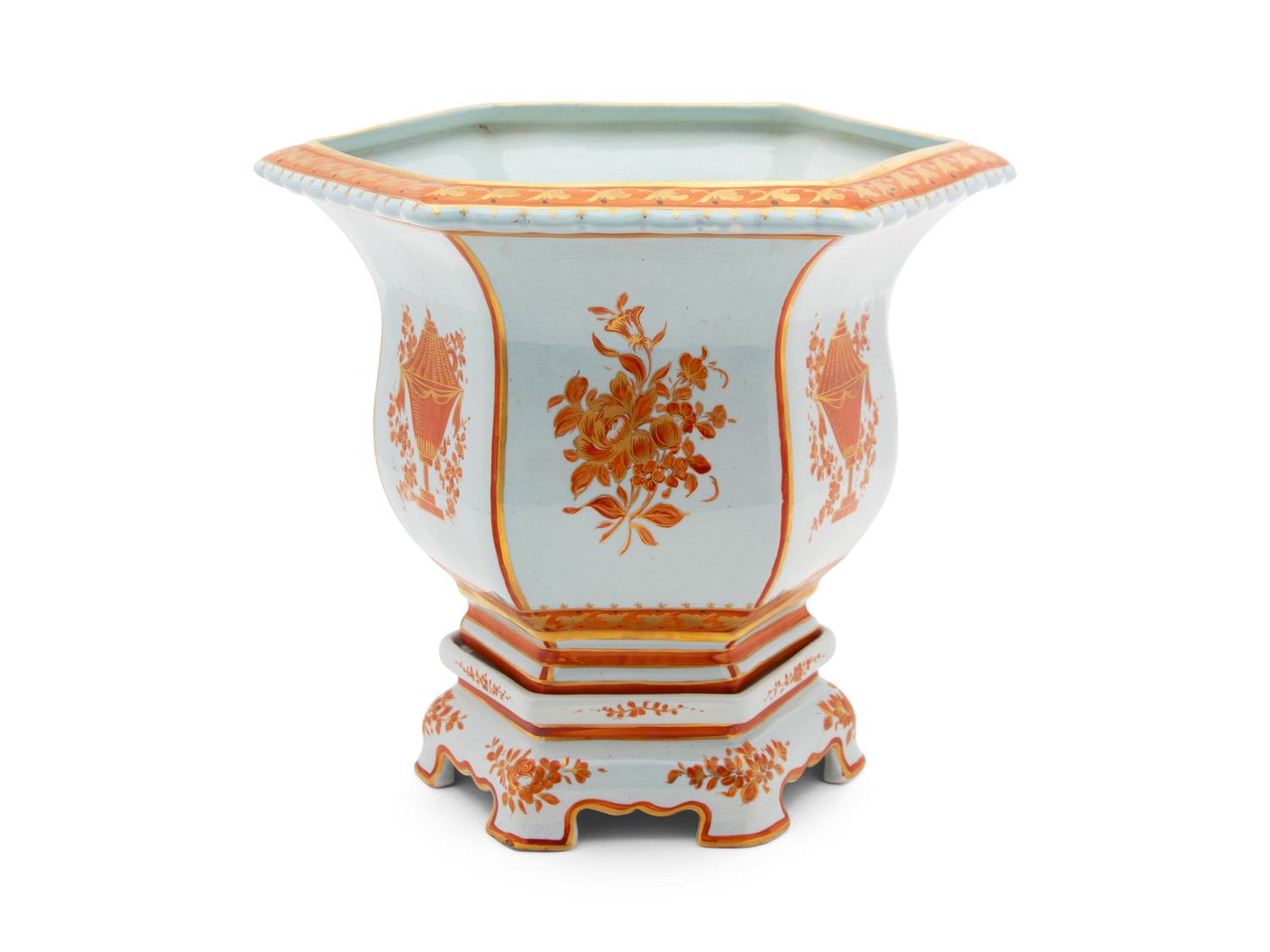 A Mottahedeh Chinese Export Style Ceramic Jardiniere on Stand — 20TH CENTURY