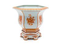 A Mottahedeh Chinese Export Style Ceramic Jardiniere on Stand — 20TH CENTURY