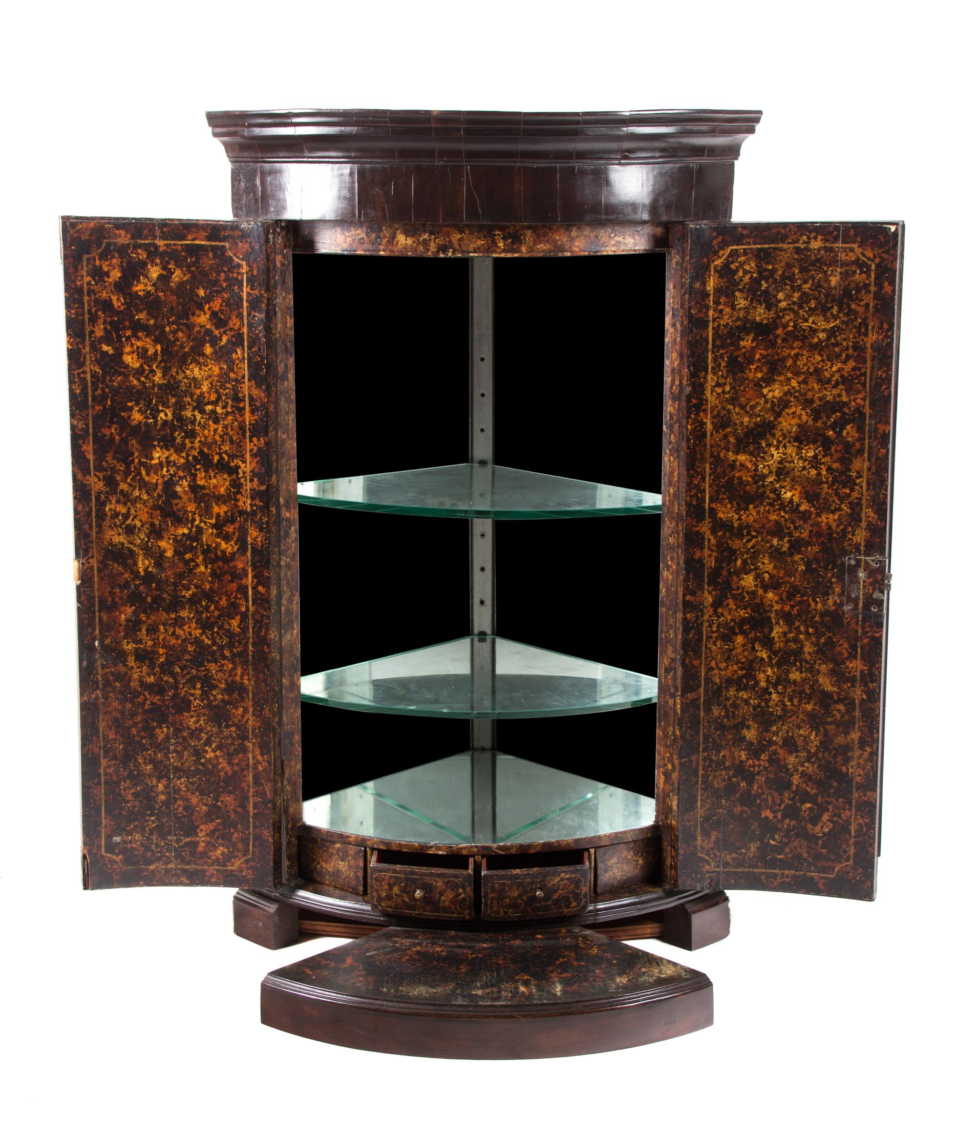 A Georgian Mahogany Hanging Corner Cabinet Height 43 1/2 x width 27 inches. — 18/19TH CENTURY