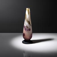 Cameo vase with floral motif