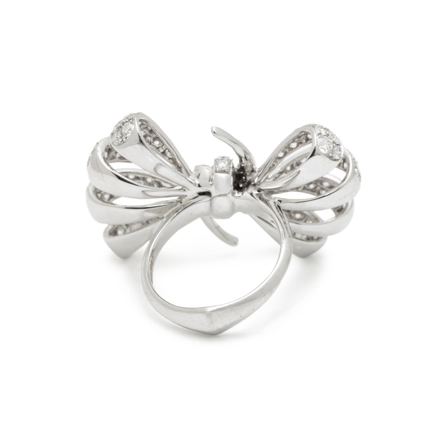 STEPHEN WEBSTER, WHITE GOLD AND DIAMOND 'FORGET ME KNOT' RING