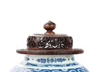 A Pair of Blue and White Porcelain General Jars and Covers