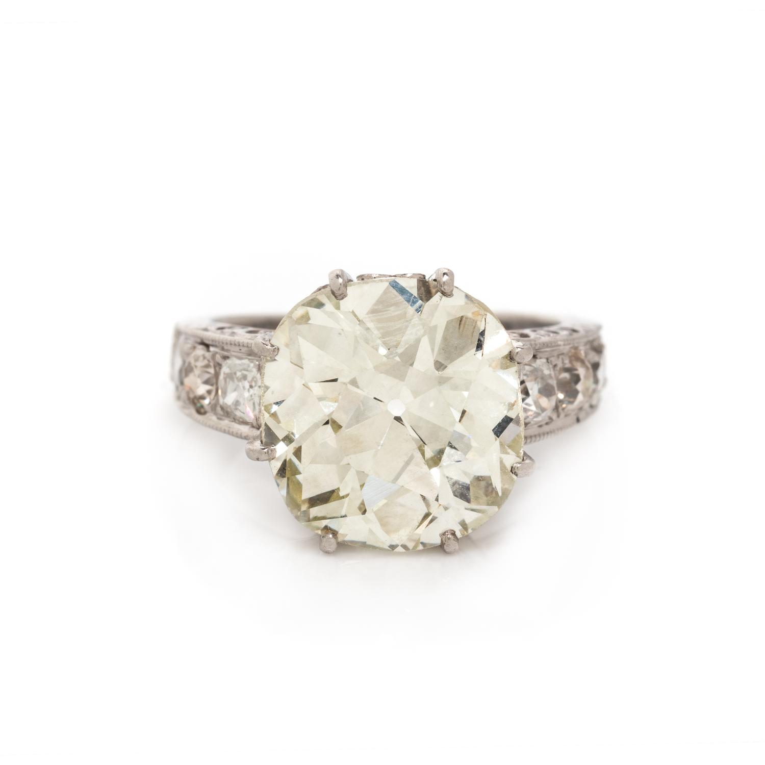 ANTIQUE, PLATINUM AND DIAMOND RING