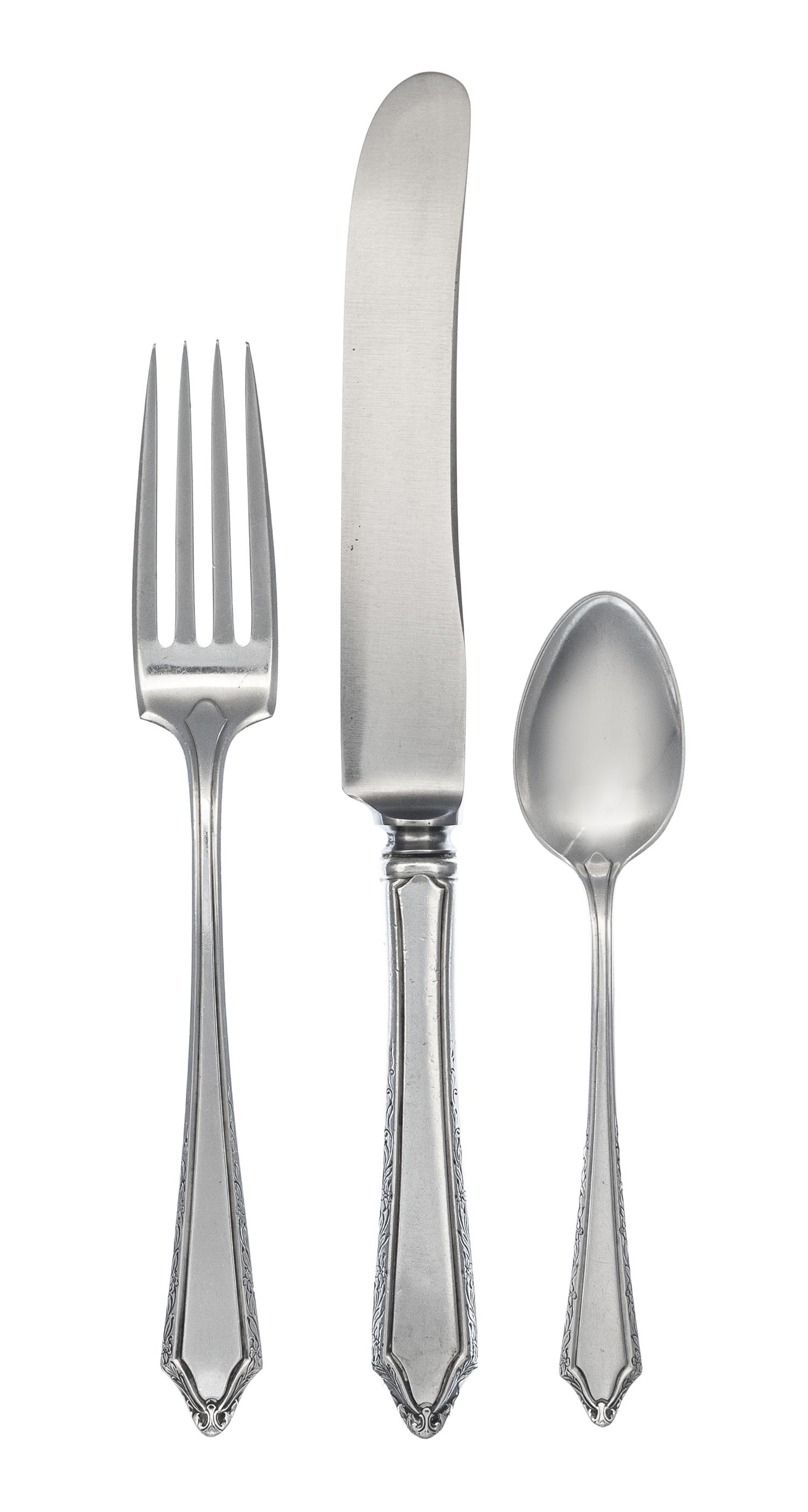 An American Silver Flatware Service, Towle Silversmiths, Newburyport, MA, Virginia Carvel pattern, comprising: 6 dinner knives 6 dinner