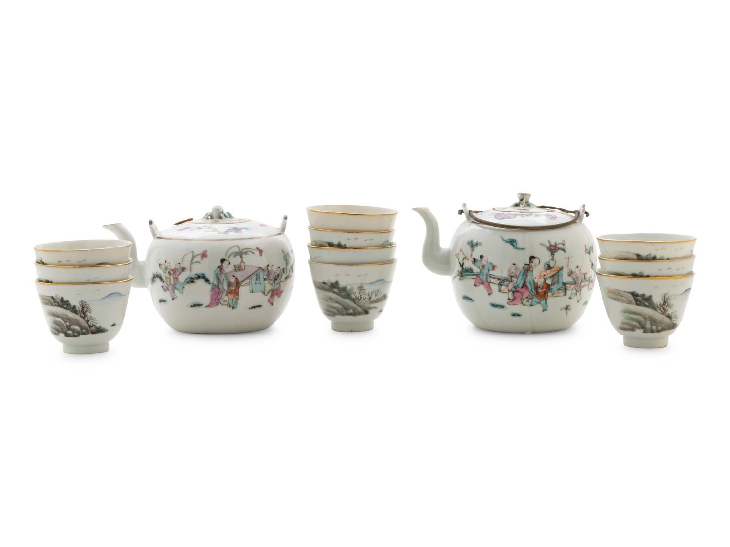 A Chinese Famille Rose Teapots and Teacups Set