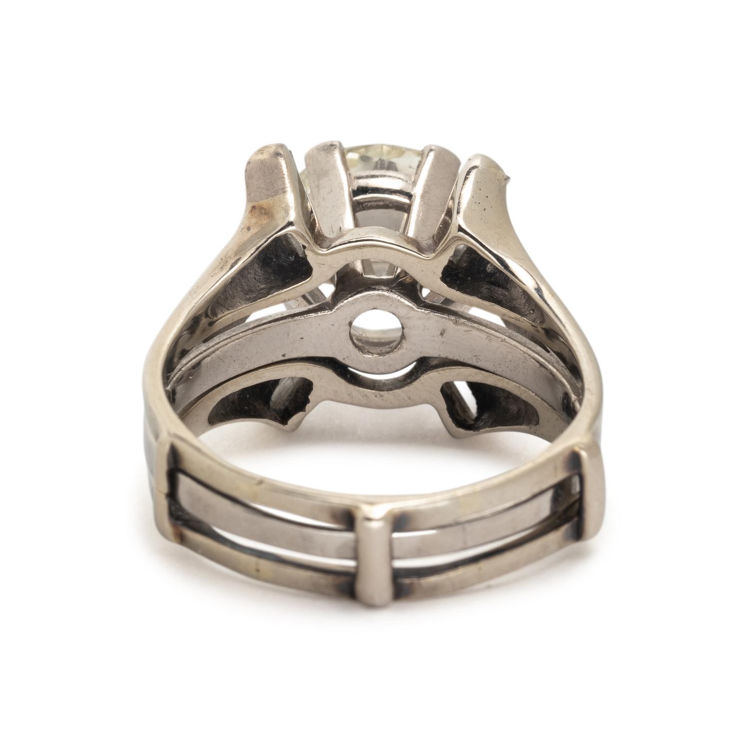 DIAMOND RING
