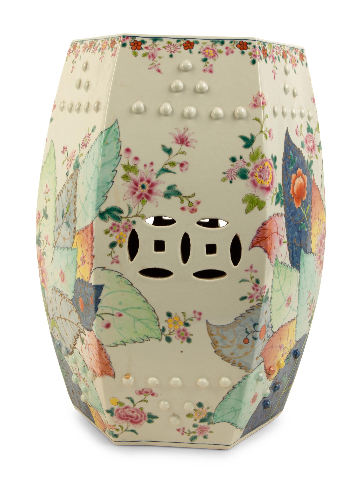 A Chinese Export Tobacco Leaf Porcelain Garden Seat — LATE 19TH/EARLY 20TH CENTURY