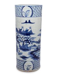 A Chinese Export Blue and White Porcelain Umbrella Stand