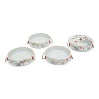 A Chinese Famille Rose Porcelain Tiered Covered Box, Late 19th Century 清晚期 粉彩套盒