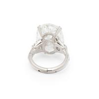 GRAFF, AN IMPORTANT OVAL DIAMOND RING