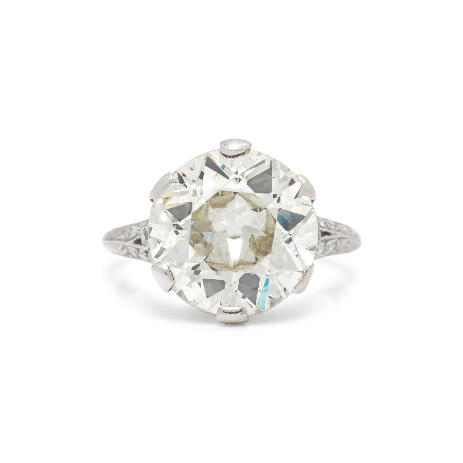 EDWARDIAN, PLATINUM AND DIAMOND RING