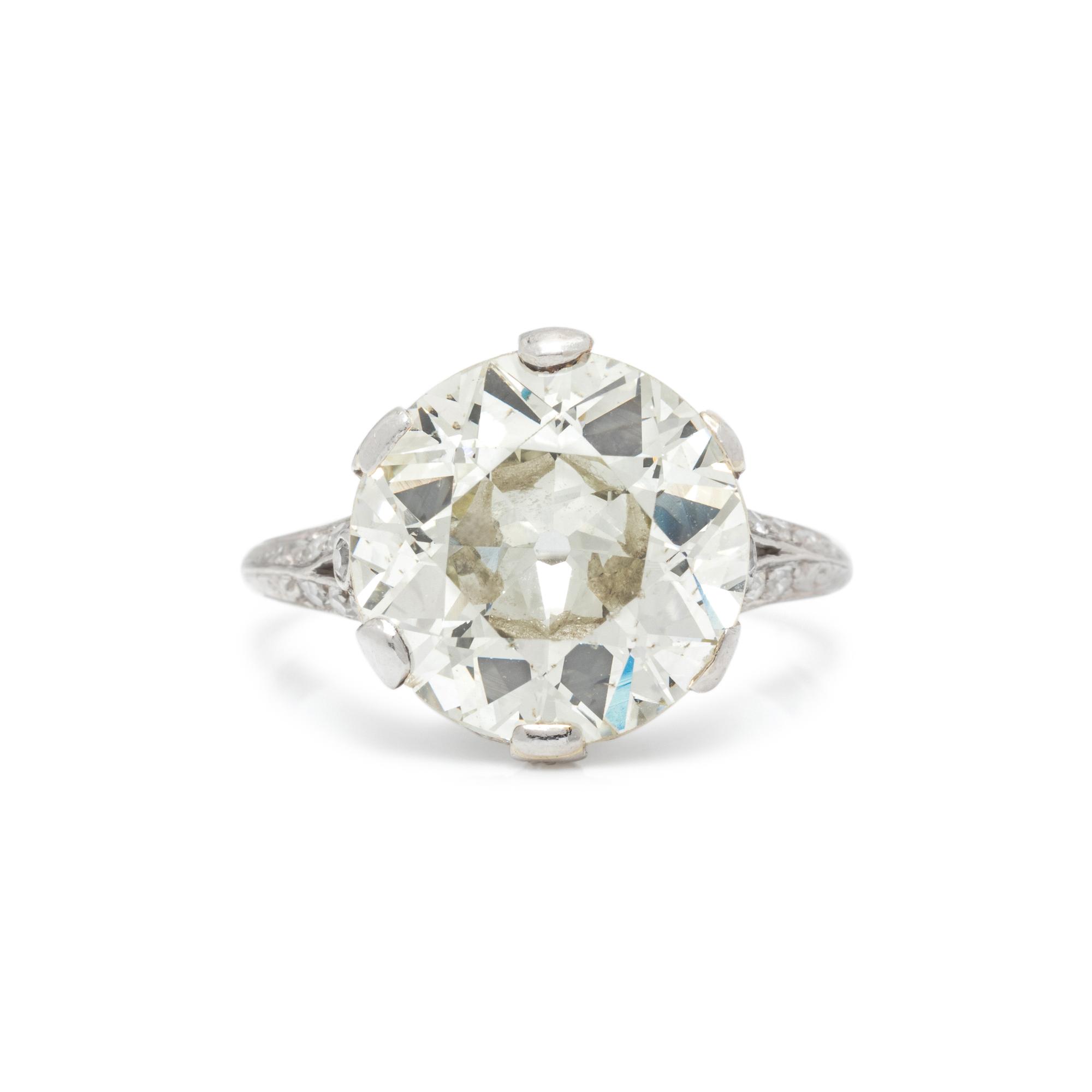 EDWARDIAN, PLATINUM AND DIAMOND RING