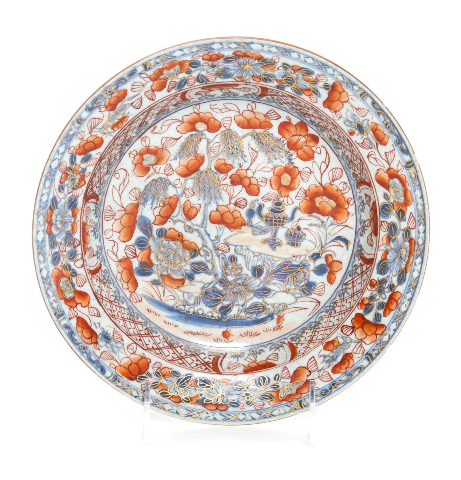 A Chinese Export Porcelain Soup Plate Diameter 8 3/4 inches. — LATE 18TH CENTURY