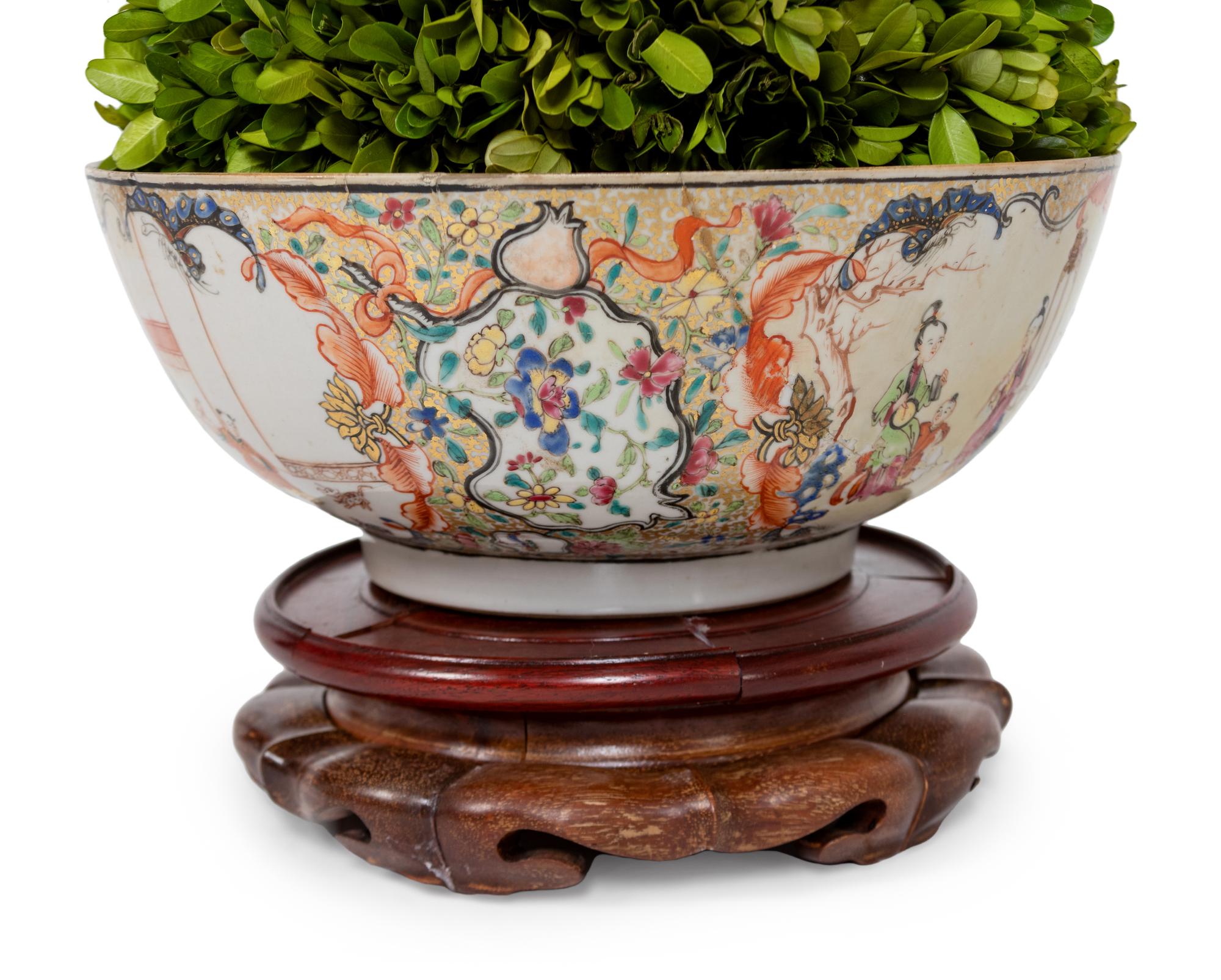 A Chinese Famille Rose Porcelain Small Punchbowl
