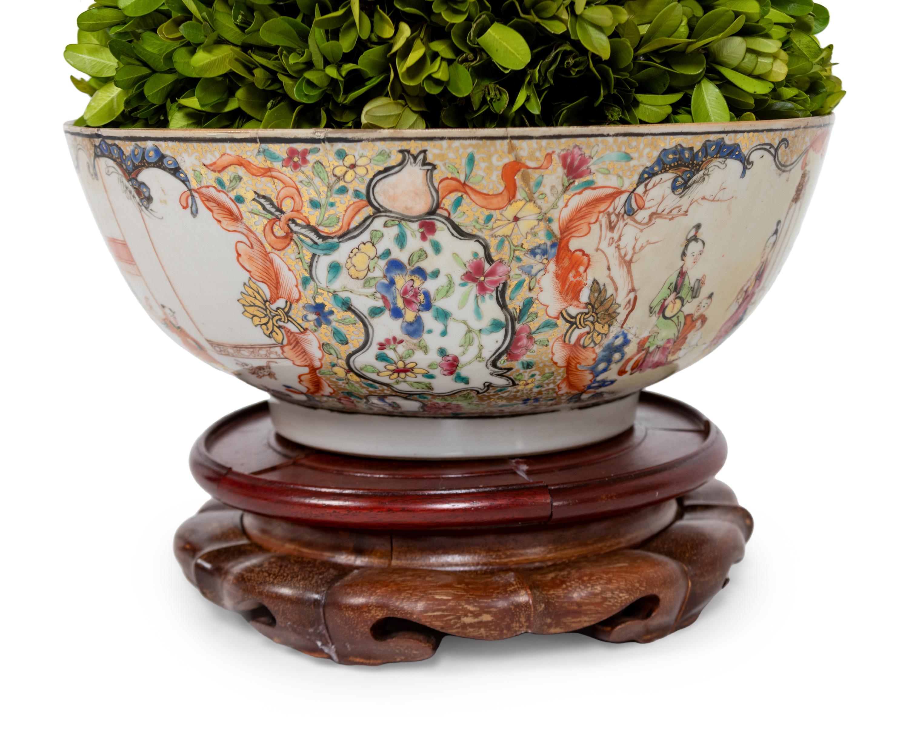 A Chinese Famille Rose Porcelain Small Punchbowl