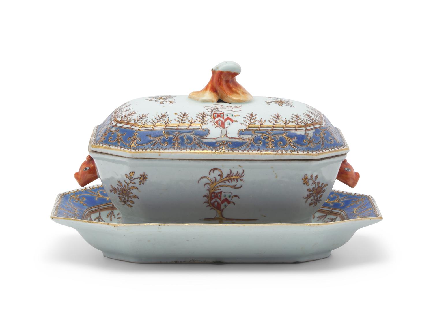 A Chinese Export Tureen, Cover and Stand, Late 18th to 19th Century