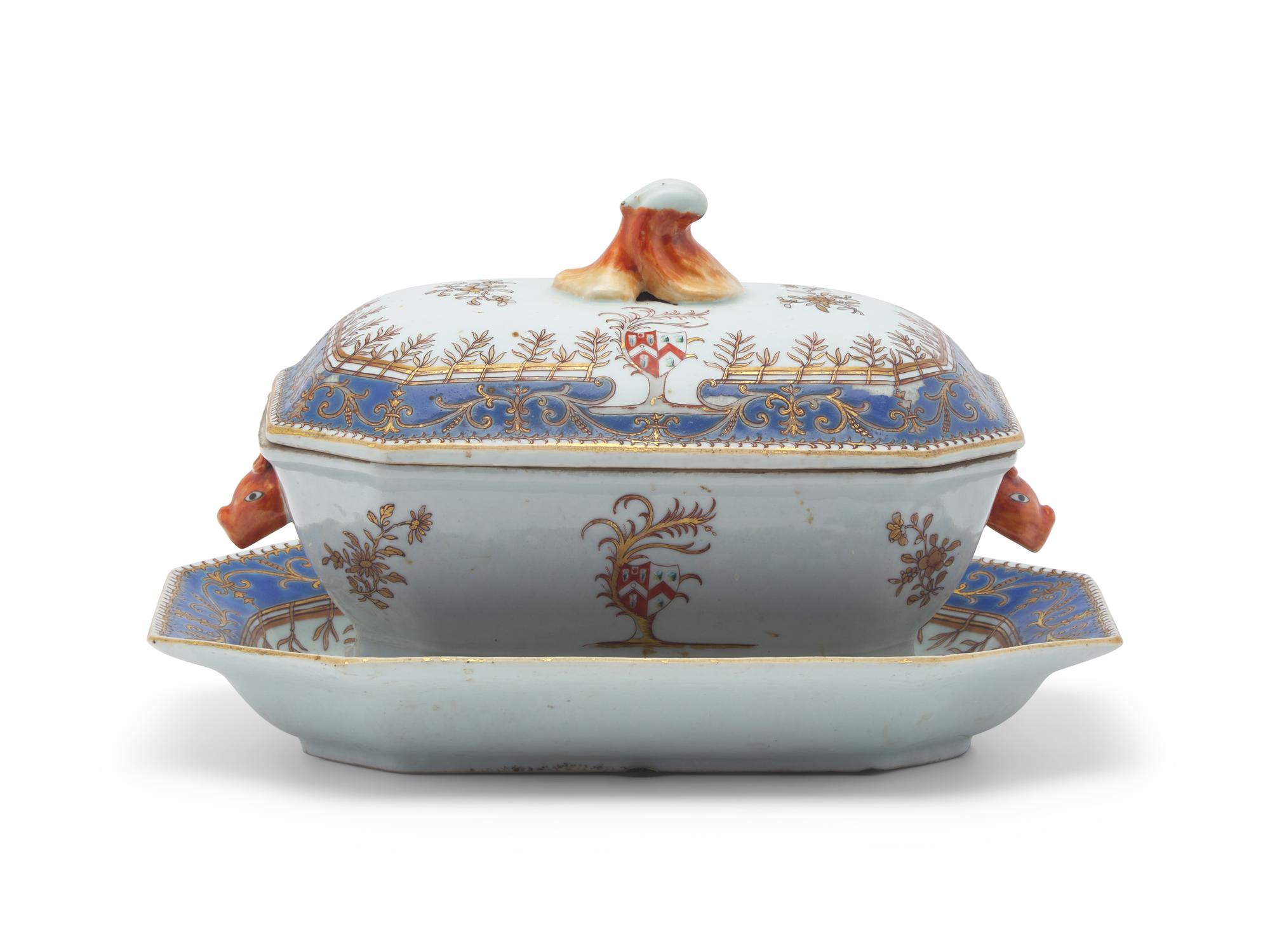 A Chinese Export Tureen, Cover and Stand, Late 18th to 19th Century