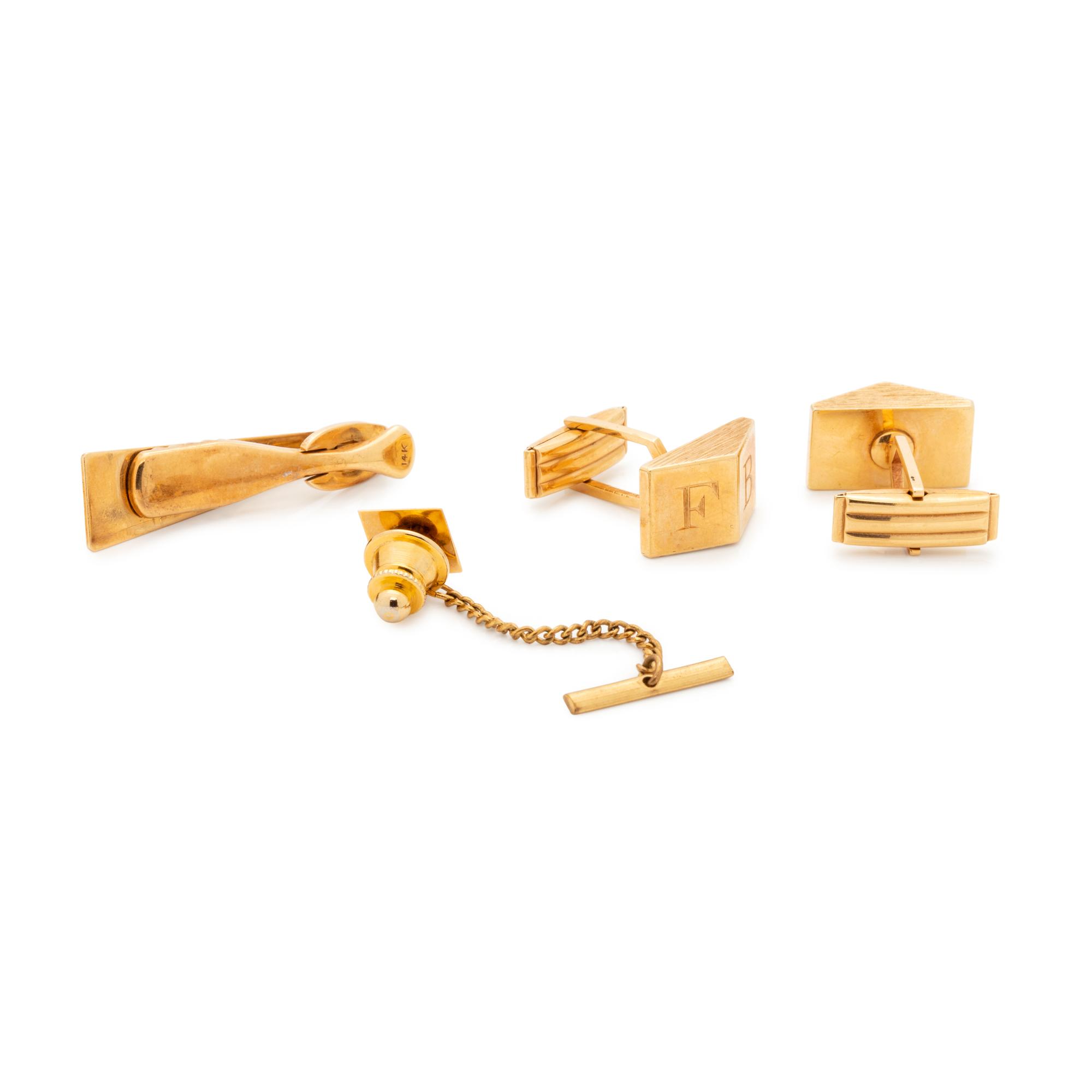 COLLECTION OF YELLOW GOLD ACCESSORIES