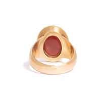 CARNELIAN INTAGLIO AND YELLOW GOLD RING
