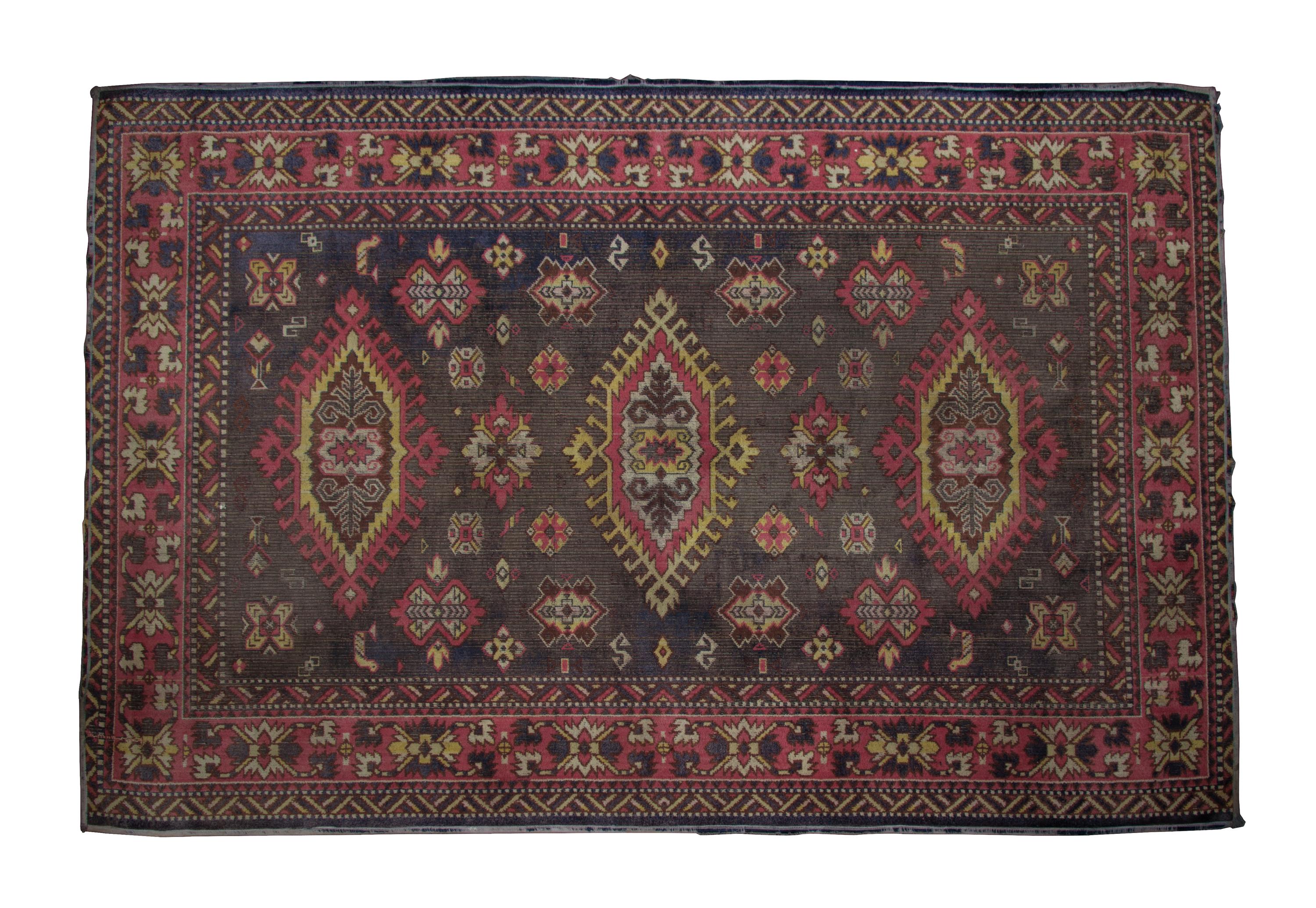 A Heriz Wool Rug 4 feet 3 inches x 6 feet 4 inches.