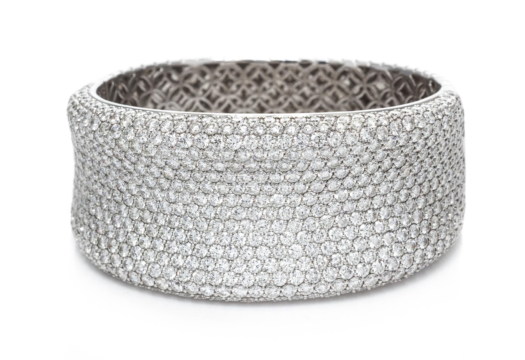 An 18 Karat White Gold and Diamond "Fantasia" Bracelet, Roberto Coin, 52.00 dwts.
