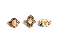 COLLECTION OF YELLOW GOLD RINGS