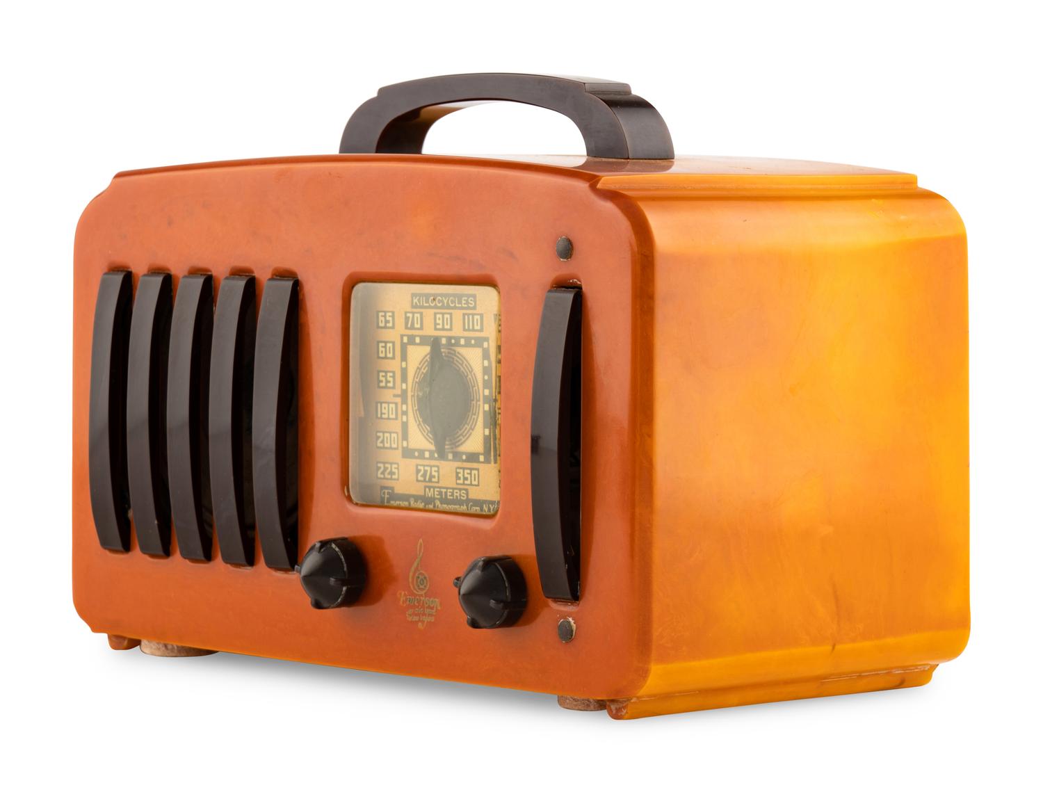 An Emerson EP375 5 Plus 1 Radio