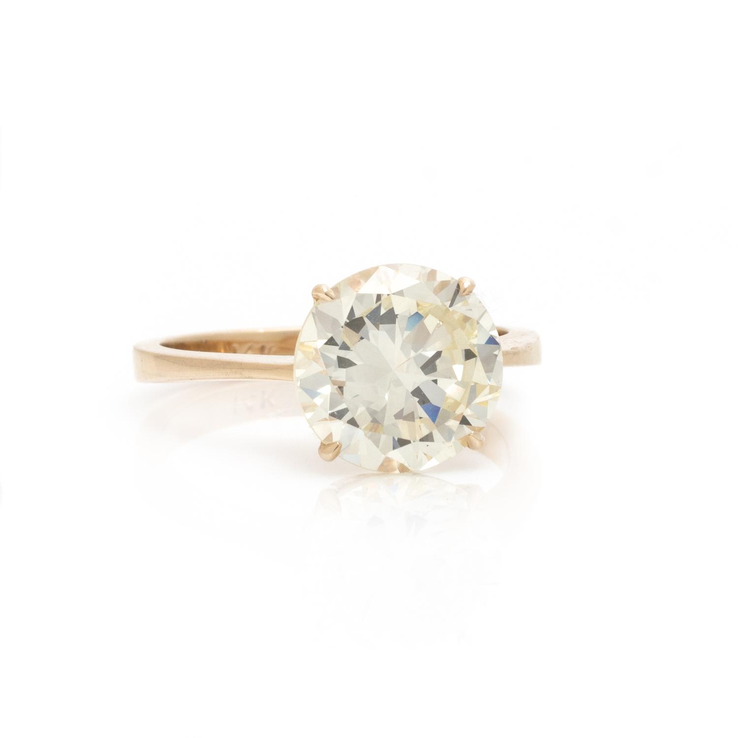 DIAMOND RING