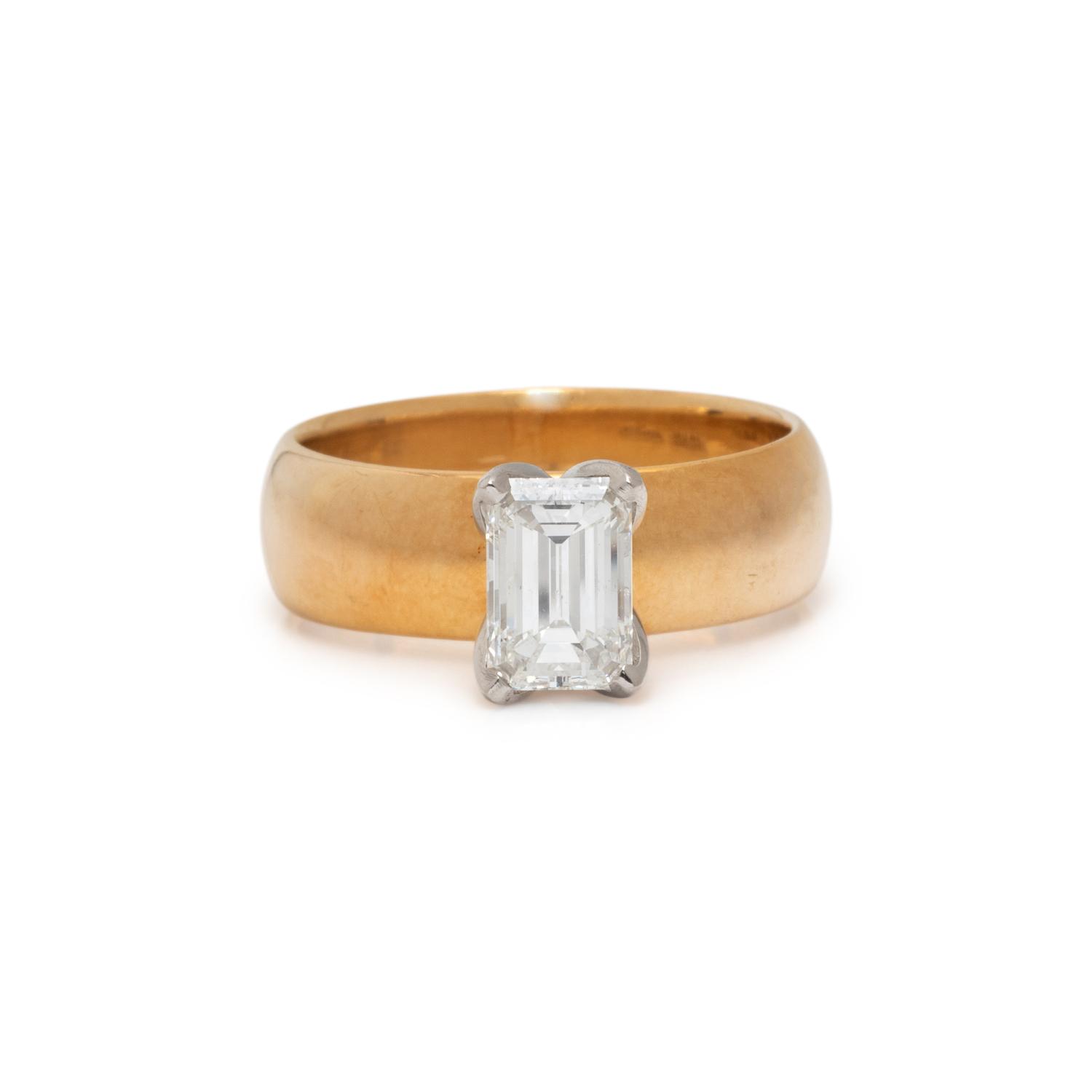 DIAMOND RING
